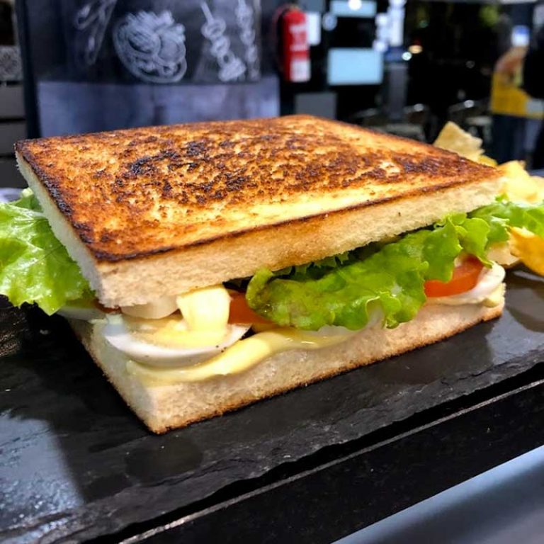 Sandwich tres en uno – Cafetería Europa